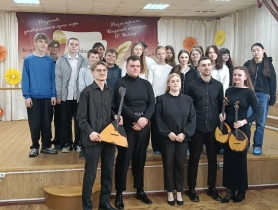 Обучающиеся 8А и 8Б классов МОУ «СОШ № 24 им. В.И. Пономаренко»  посетили концерт "Народные инструменты России" в Детской Школе Искусств № 5 г. Энгельса..