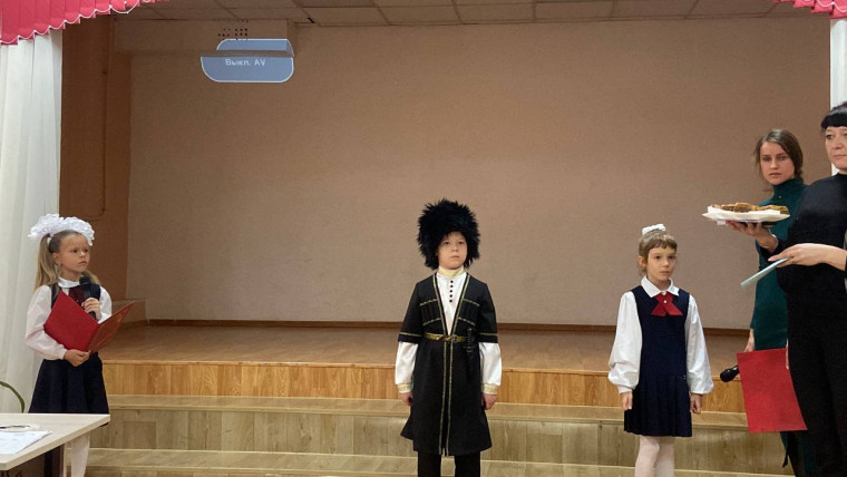 Фестиваль национальных культур «В дружбе народов- сила России» в МОУ «СОШ № 24 им. В. И. Пономаренко»: путешествие по многонациональному Саратову.