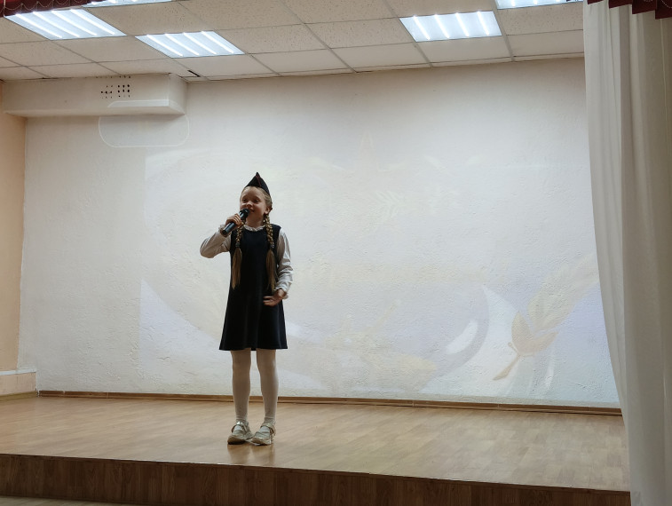 Праздничный концерт ко Дню защитника Отечества в МОУ "СОШ № 24 им. В.И. Пономаренко".