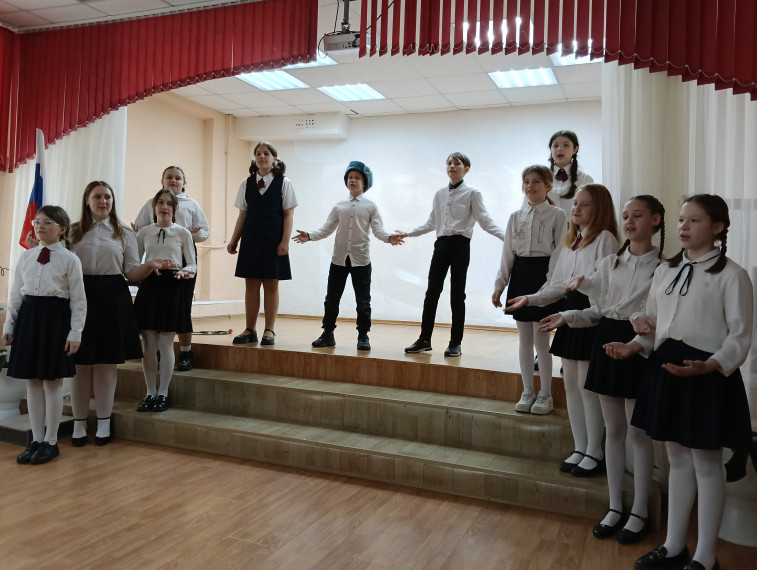 Праздничный концерт ко Дню защитника Отечества в МОУ "СОШ № 24 им. В.И. Пономаренко".