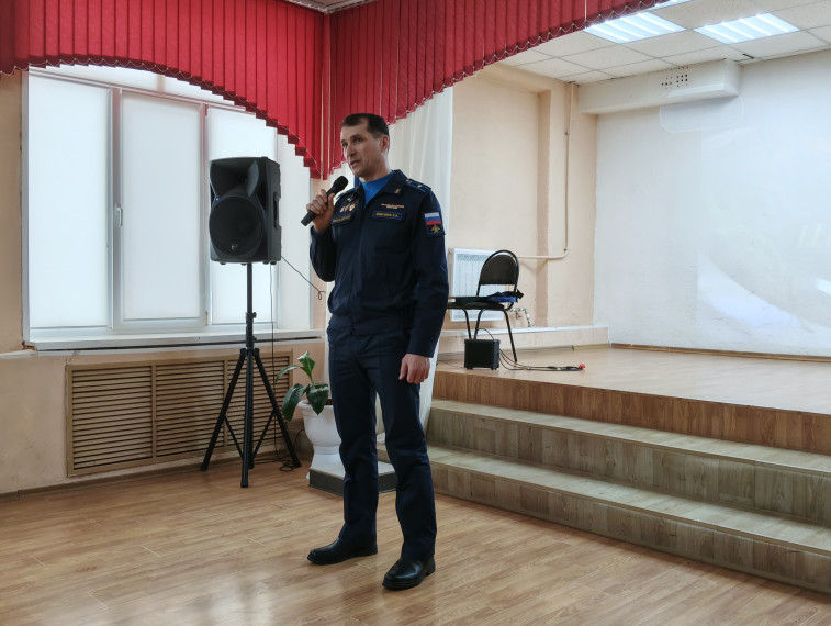 Праздничный концерт ко Дню защитника Отечества в МОУ "СОШ № 24 им. В.И. Пономаренко".